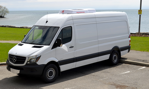 从小型货车到高顶加长轴距货车或货车，我们为您提供中低温冷藏系统。