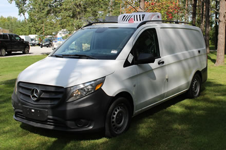 ATC8欢迎加入-RT是一种安装在屋顶的12VDC全电动单元,适用于绝缘紧凑型货车和小型城市运输车辆。