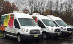 装有ATC屋顶制冷系统的送花货车。欢迎加入详情请拨打1-800-295-4156。